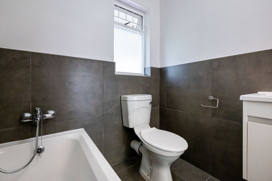To Let 3 Bedroom Property for Rent in Onder Papegaaiberg Western Cape